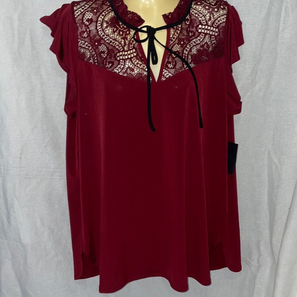 Ladies burgundy top